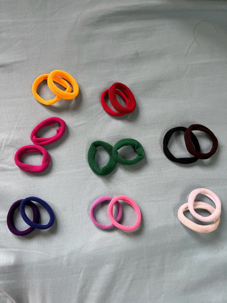 8 Pair Of Rubber band