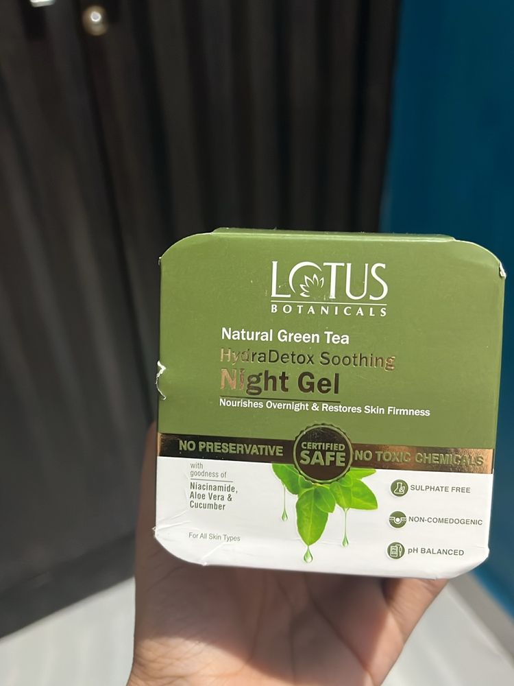 Lotua Organic Natural Green Tea Gel For Night