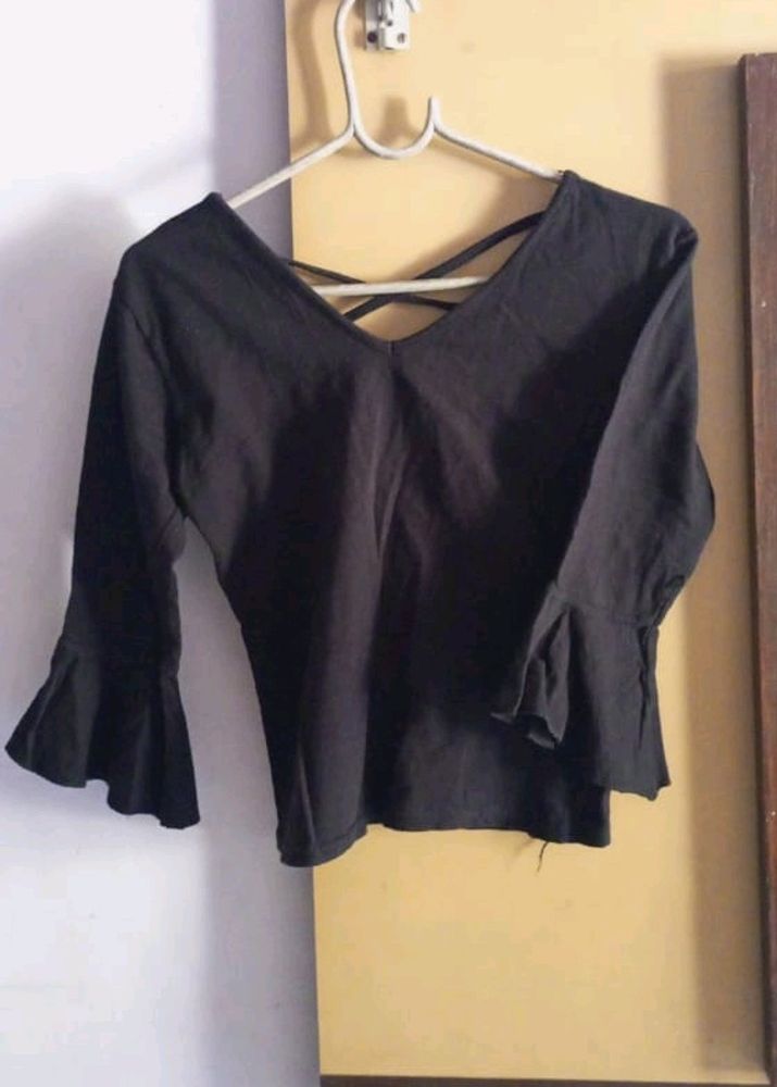 BLACK BACK DESIGN TOP