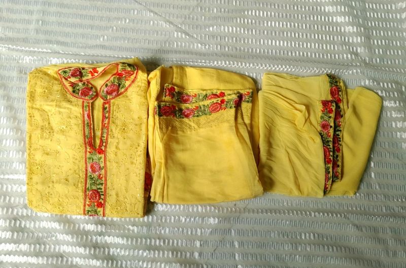 Kurta Set With Pant And Dupatta