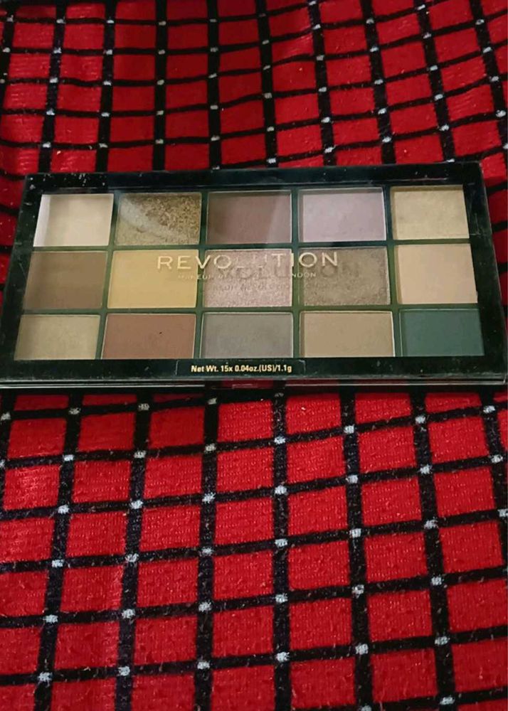 Makeup Revolution Eye Shadow Palette