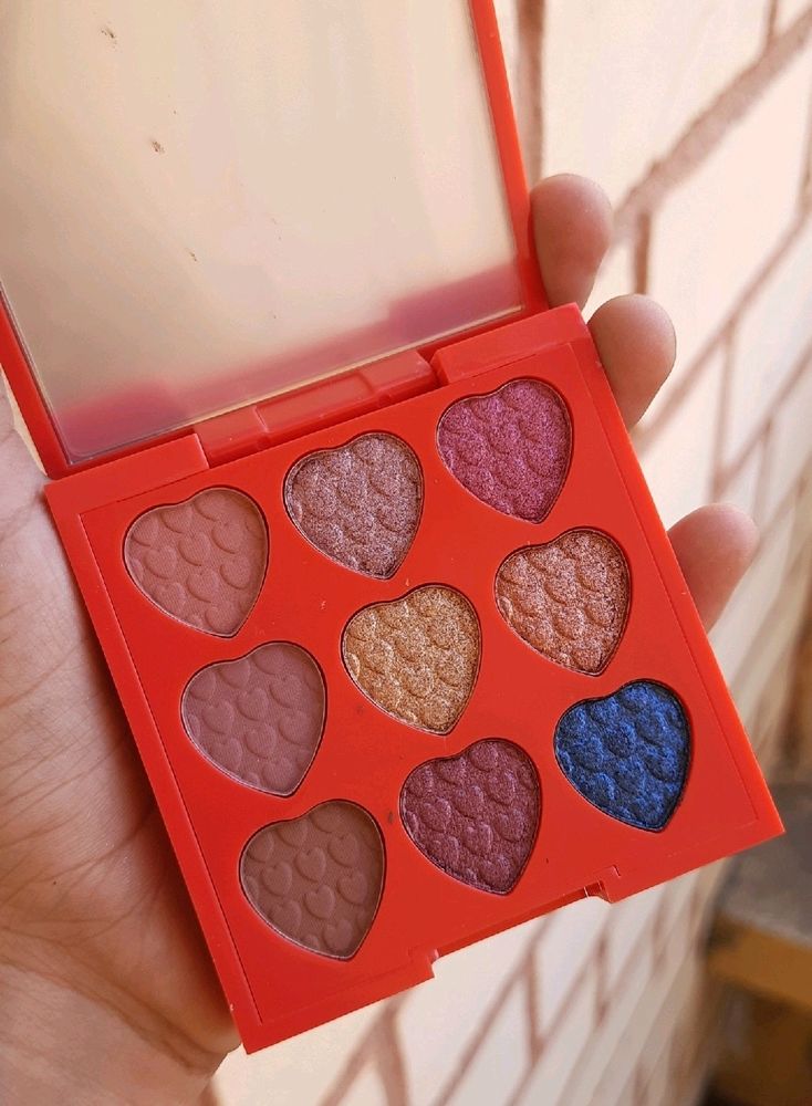 Myglamm XOXO Eyeshadow Palette