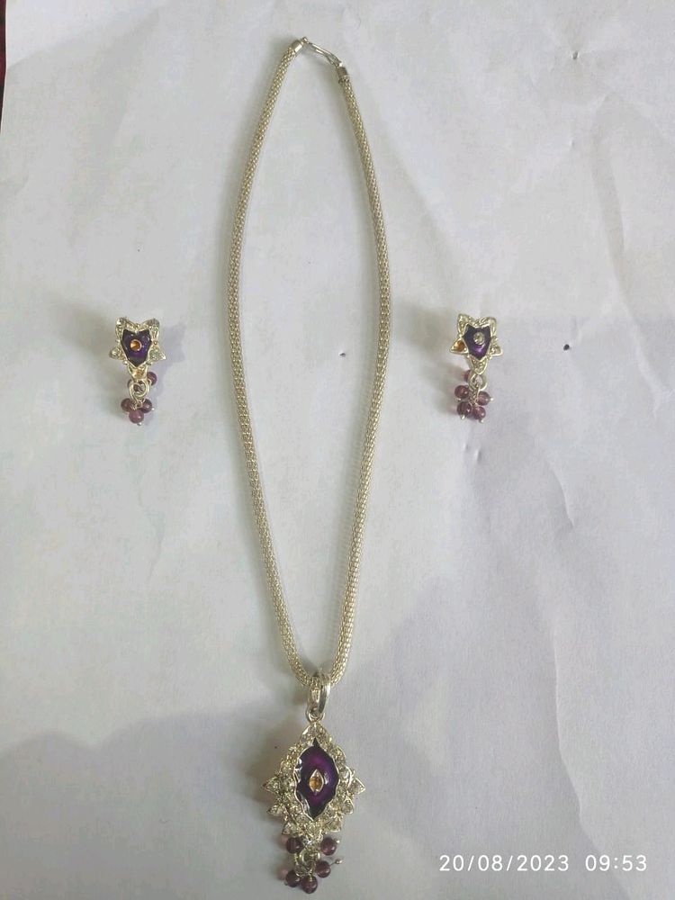 PENDENT SET