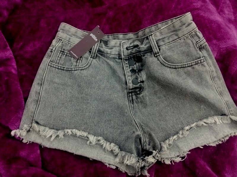 Grey Hot Denim Jeannss Short