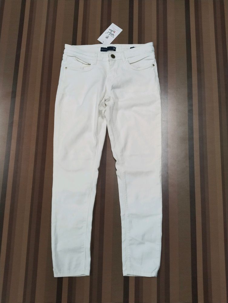 U-53 Size 30 Slim Fit Women Denim Jeans