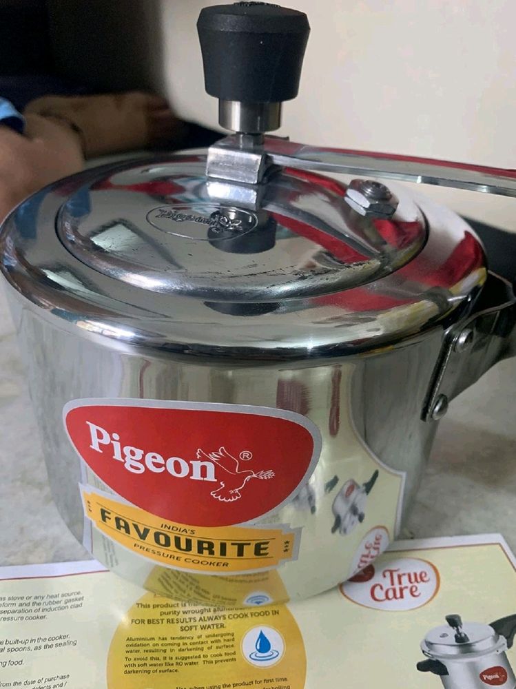 Pigeon Induction Base Pressure Cooker 3 L