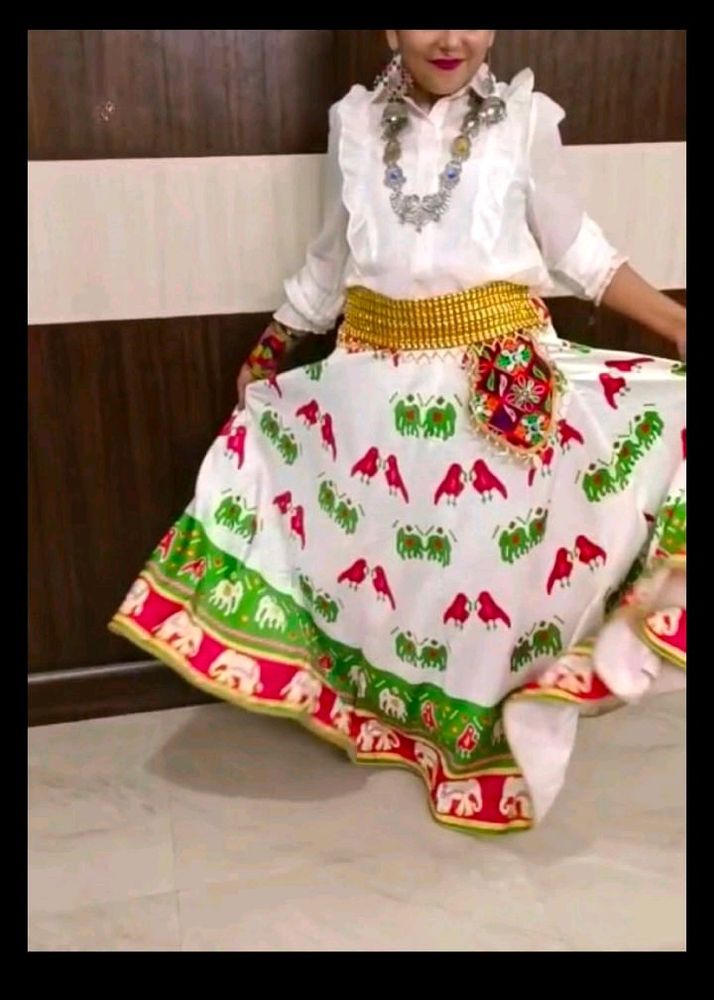 Beautiful Skirt For Navratri Without Blouse