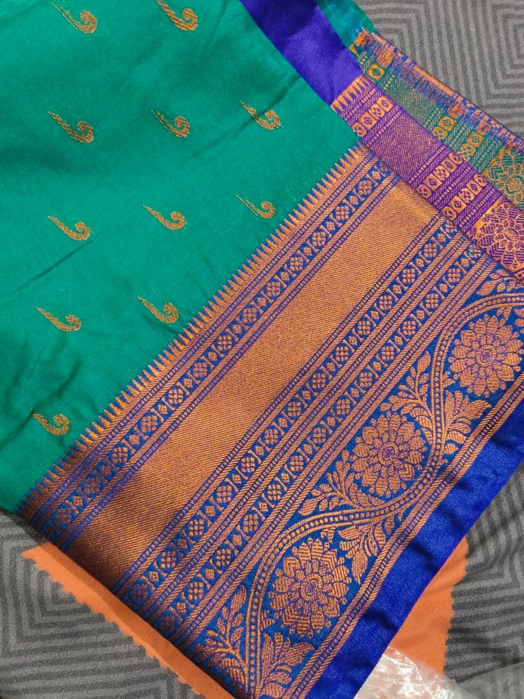 Women Turquoise Saree