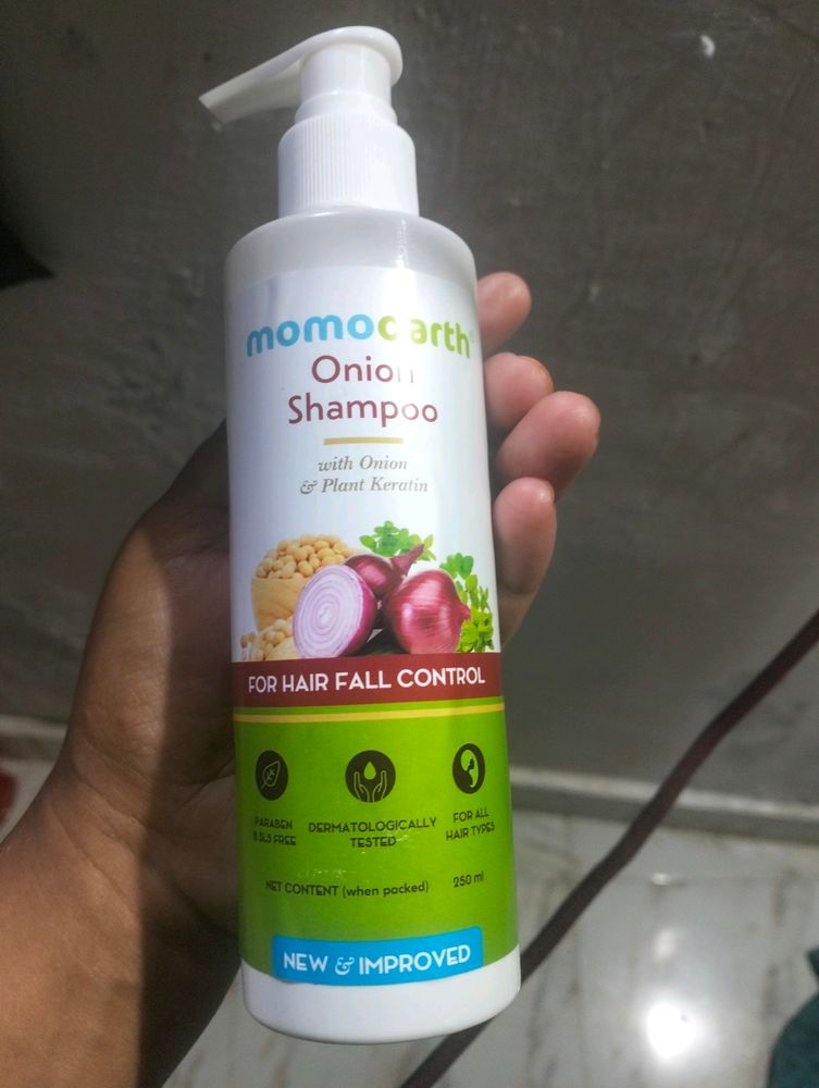 Mama Earth Onion Shampoo