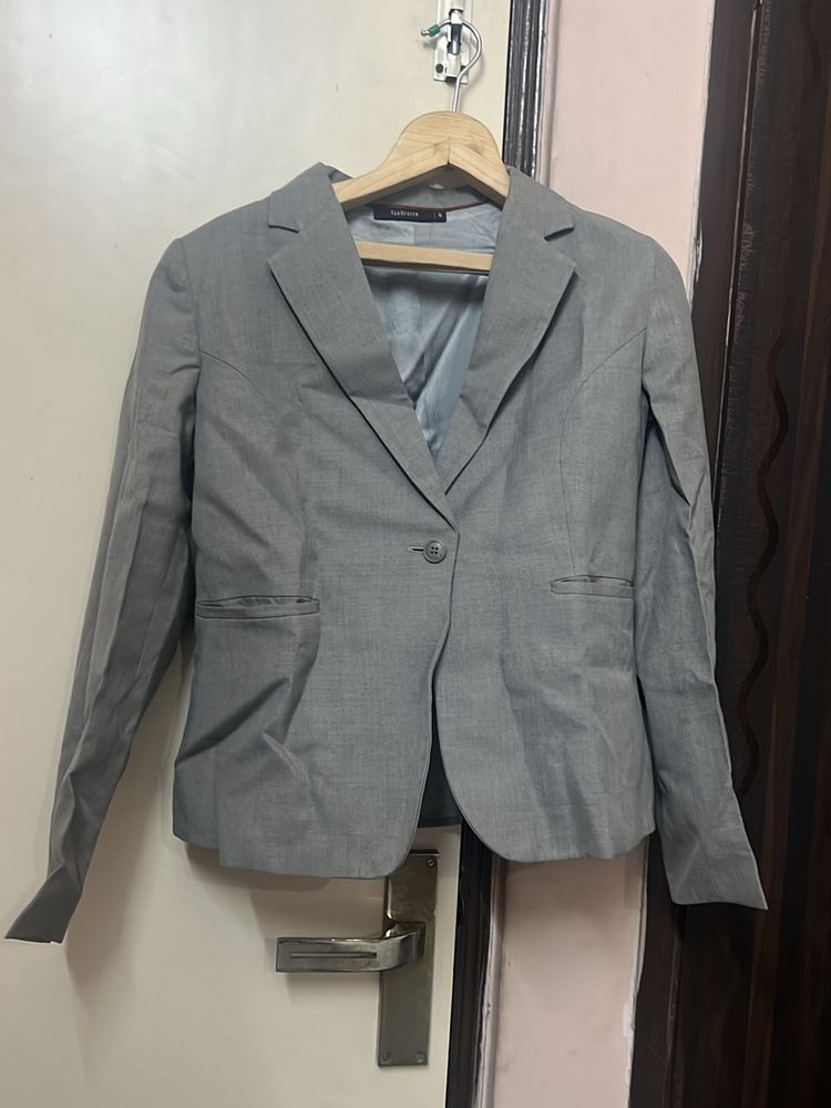 Van Heusen Women Blazer With Pants