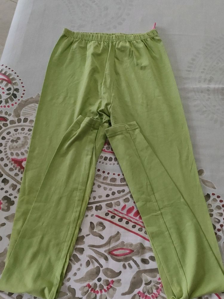 Green Leggings In Excellent Condition