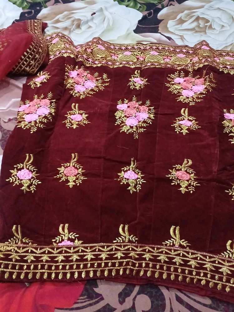 Lehnga ,blouse ,net Dupatta