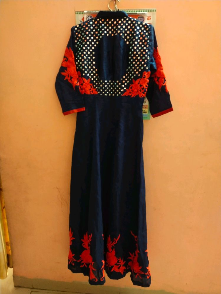 Blue Long Kurti Wid Red Legi