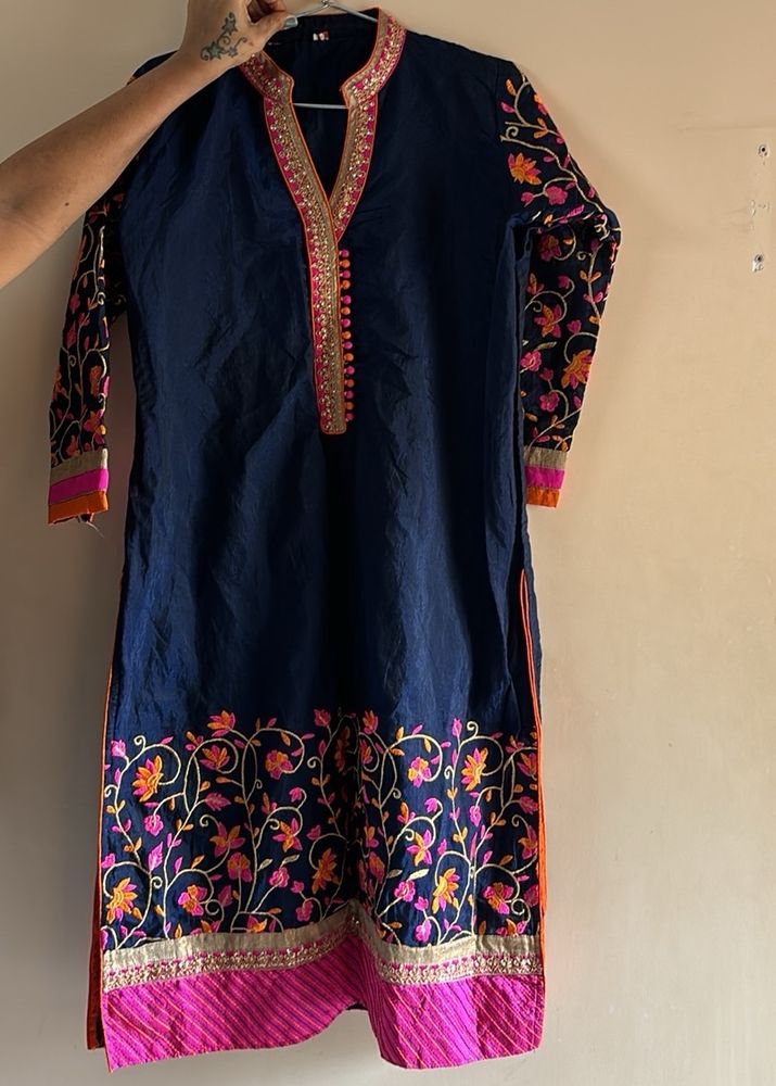 Women Blue Embroidered Cotton Kurta