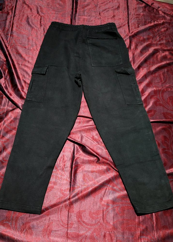 Men Black Cargo Straight Fit Pant