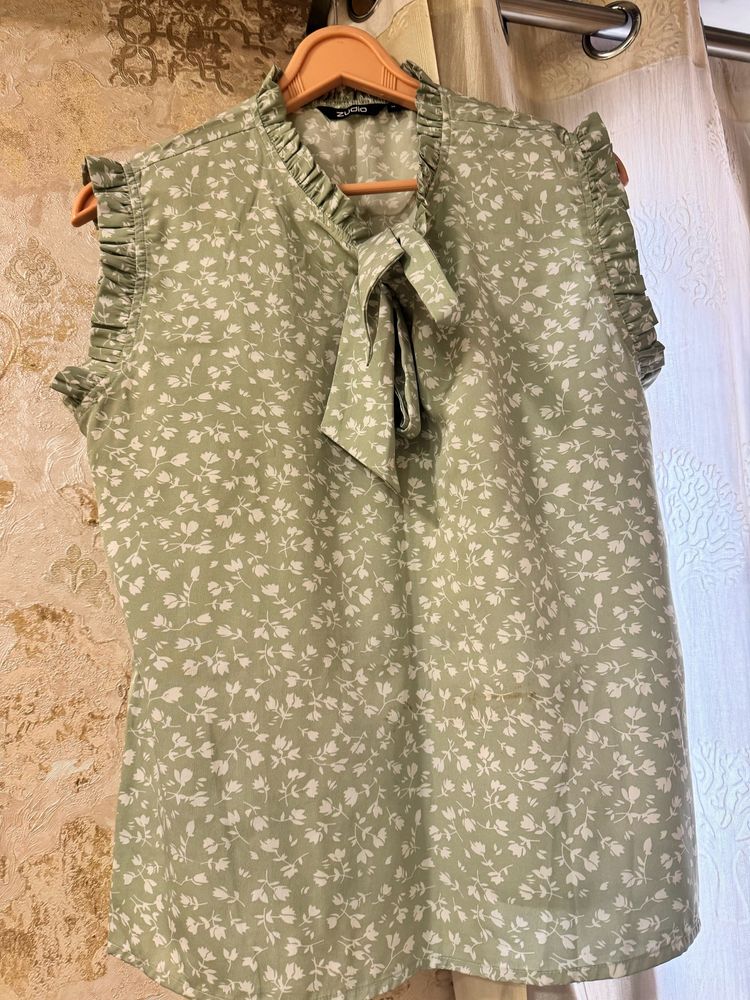 Zudio Brand New Floral Green Top