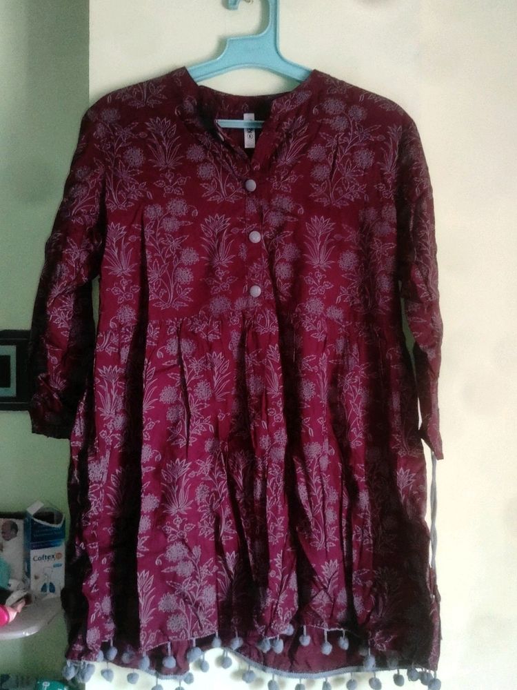 Maroon Tunic With 3/4 Foldng Hands