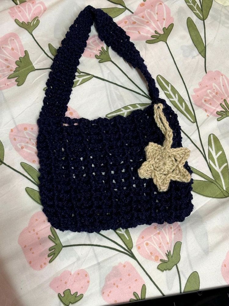 Crocheted Handbag With Mesh Design