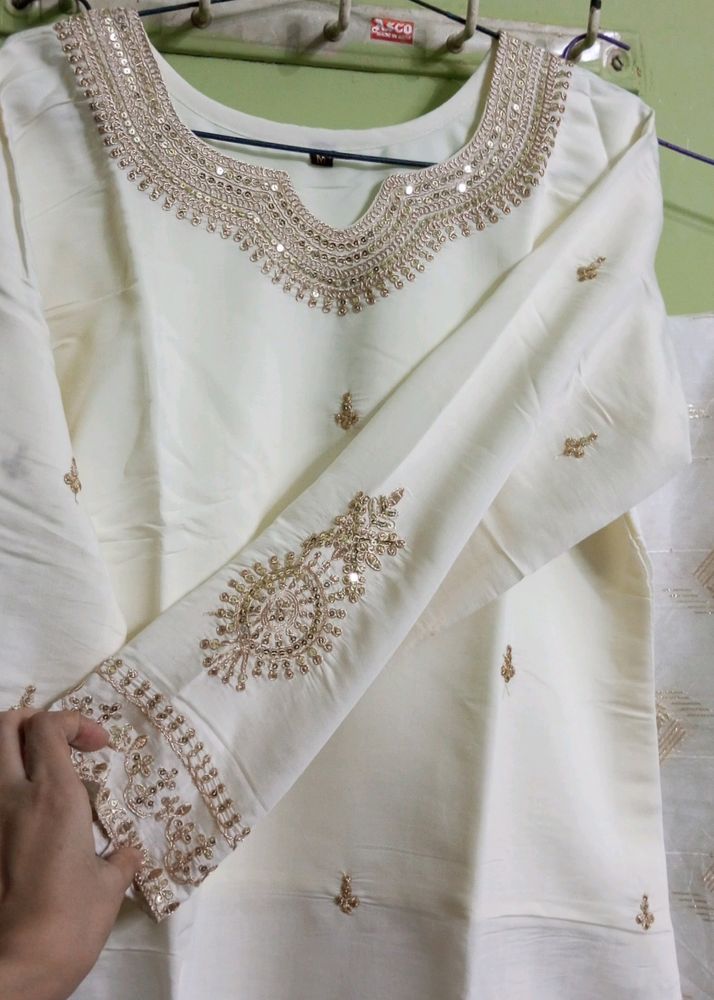 New/Unused Embroidery Kurta Full Set