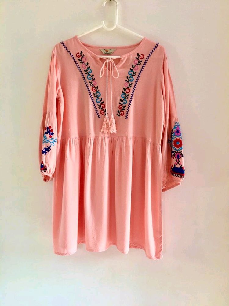 🌸 Embroidered Tunic 🌸