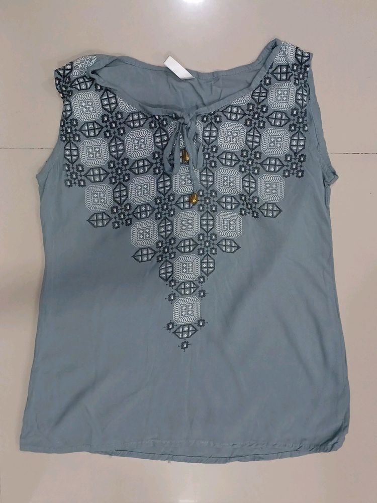 Women's Top