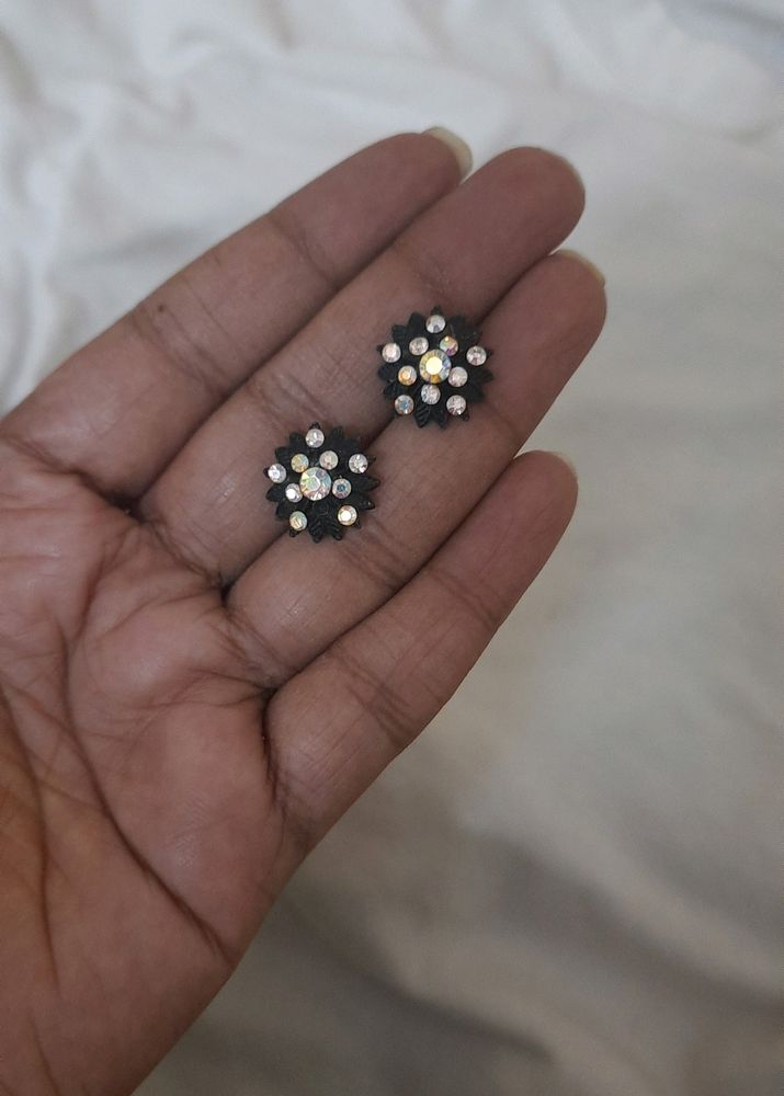 Black Dazzling Studs