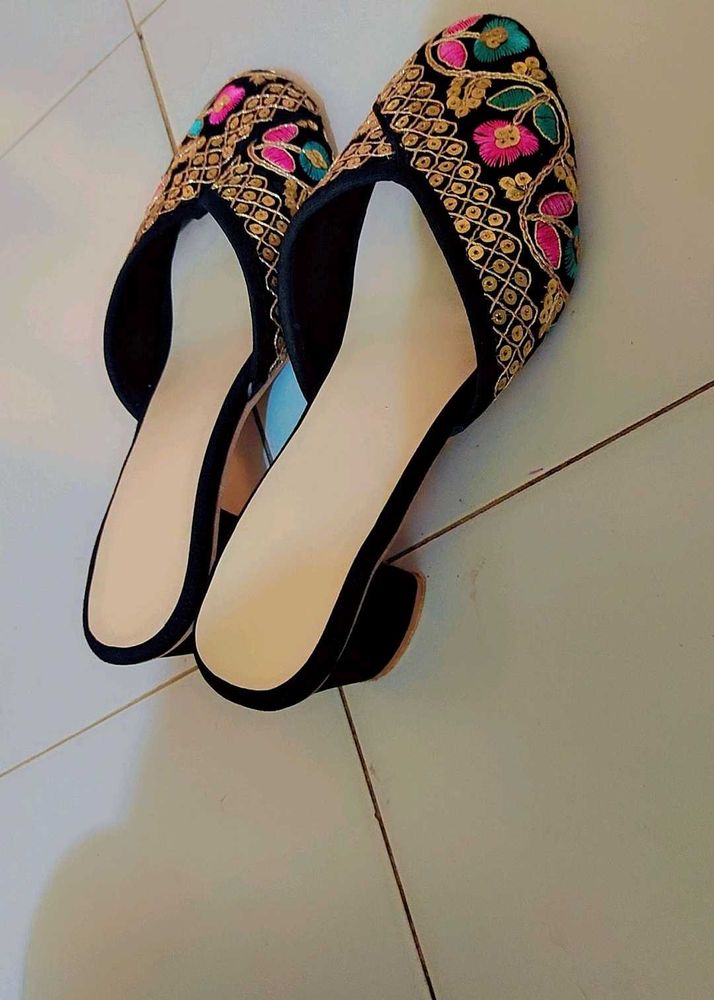 Multicolour Ethnic Heels