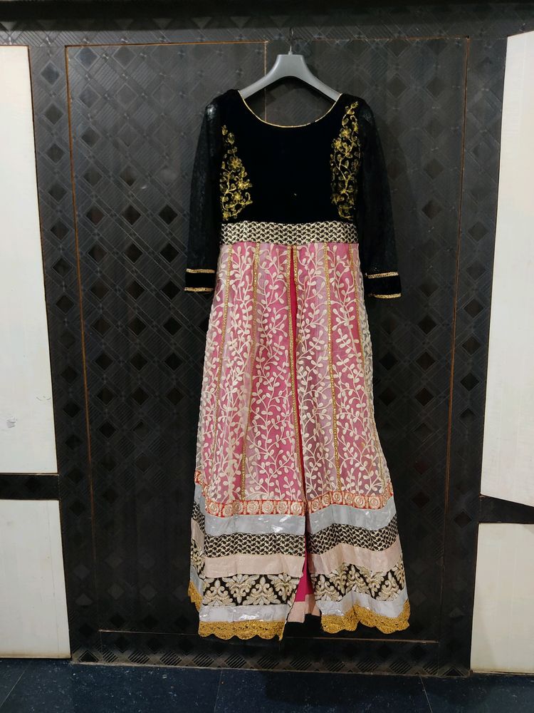 Velvet & Net Pyari Si Gown🤍