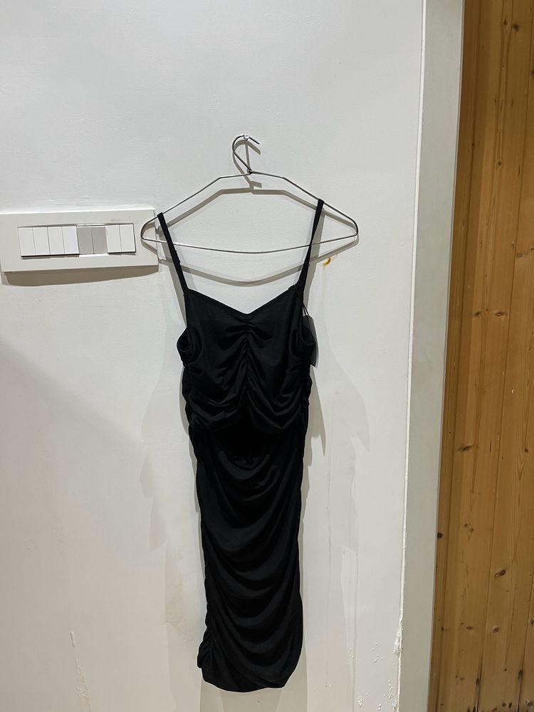 black bodycon party dress