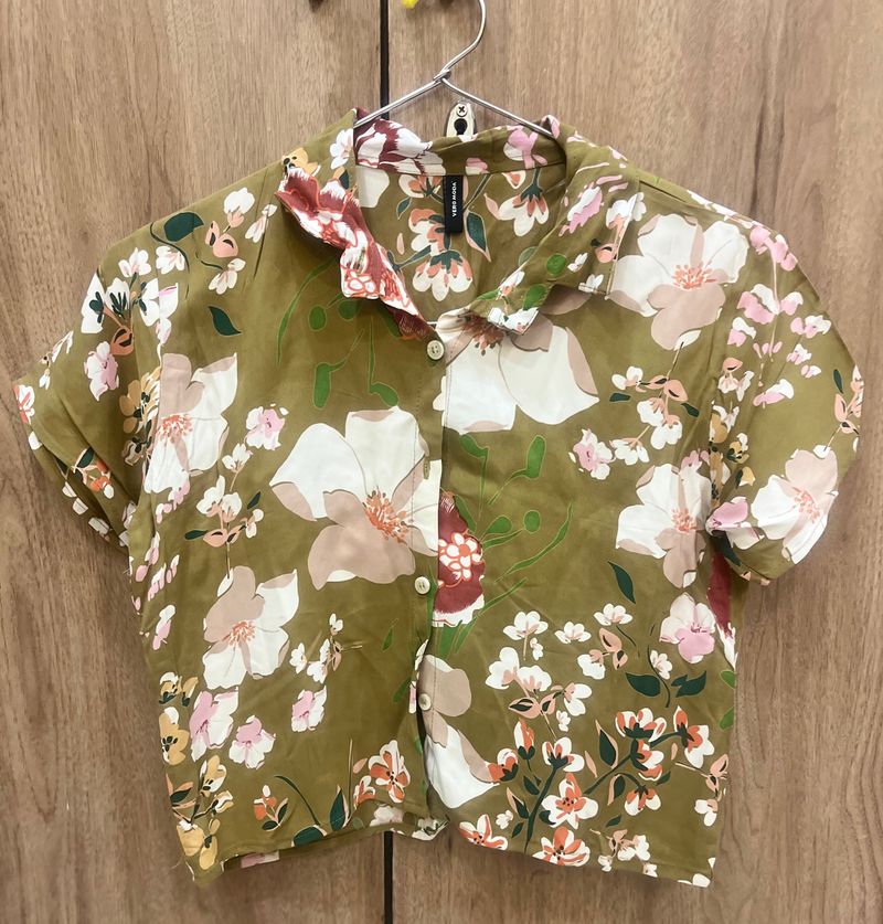 Vero Moda Crop Shirt All Over Floral Print Size M