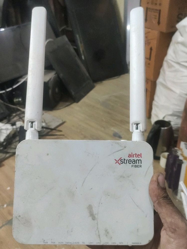 Good Condition Airtel Extream Router With Adopter