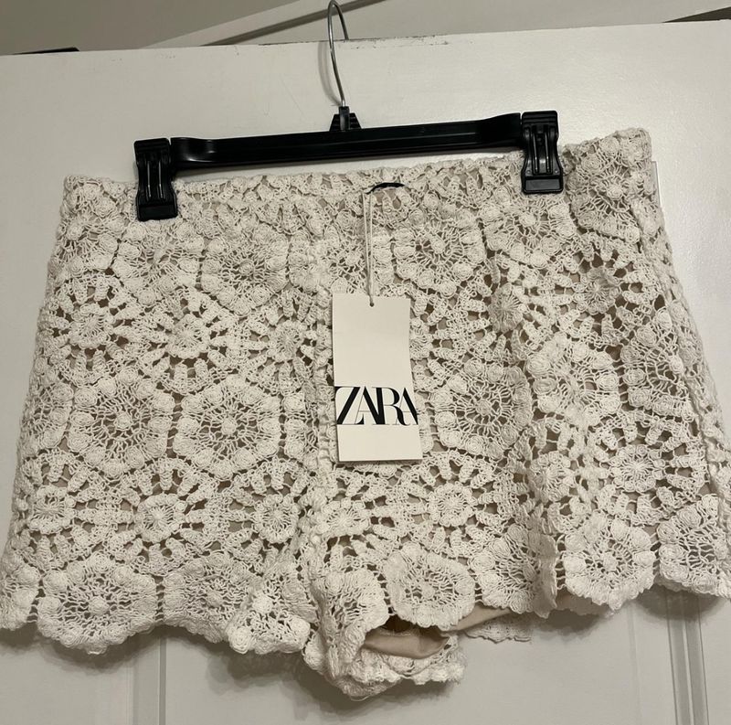 Zara Knitted Ivory White Shorts