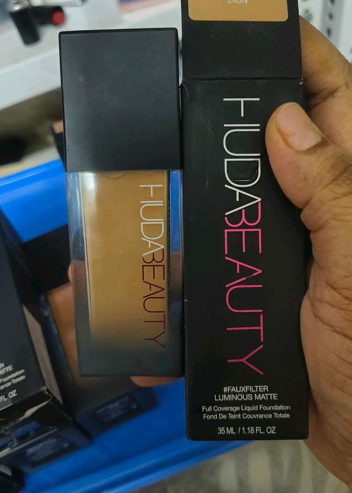 Huda Beauty Foundation - Toasted Coconut