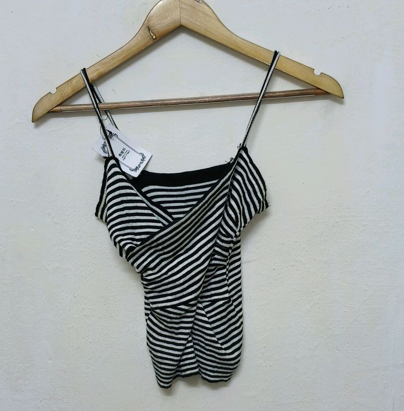 Trendy New Black And White Stripe Top For Women