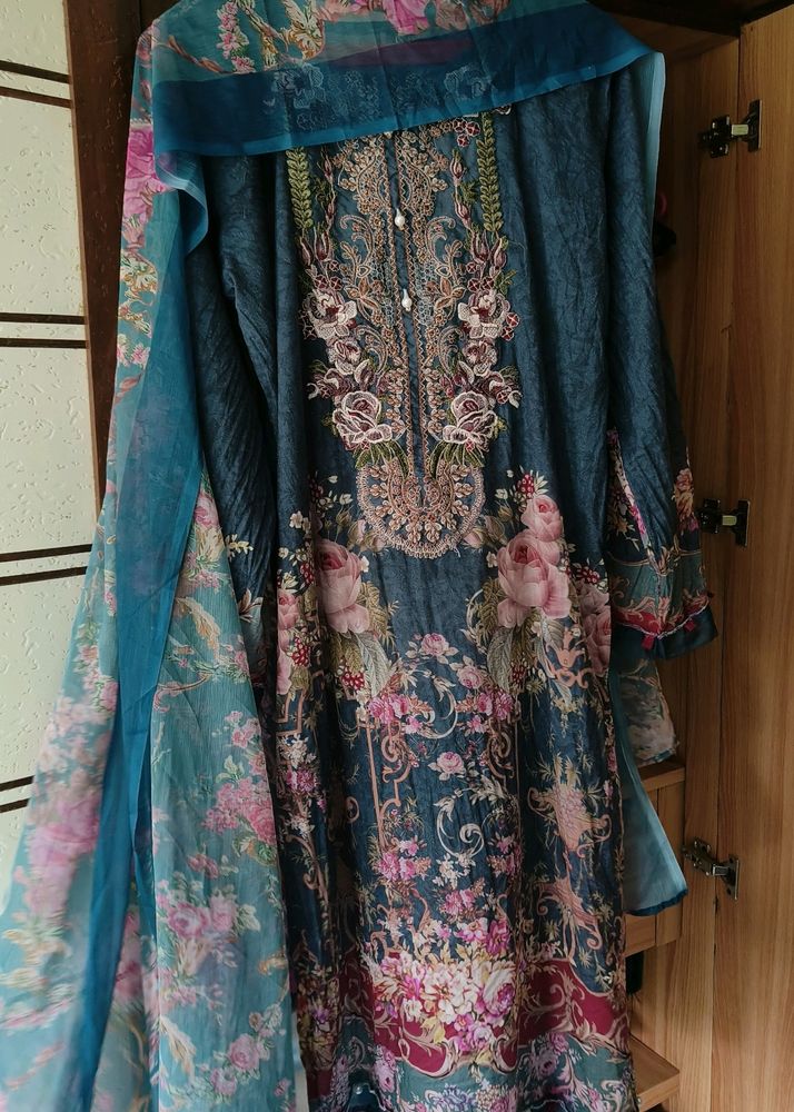 Cosmos Pakistani Lawn Suit