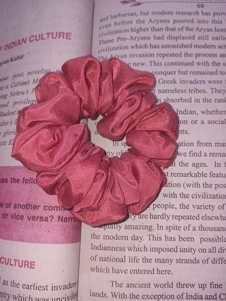 Fashionable Women Hair Scrunchies