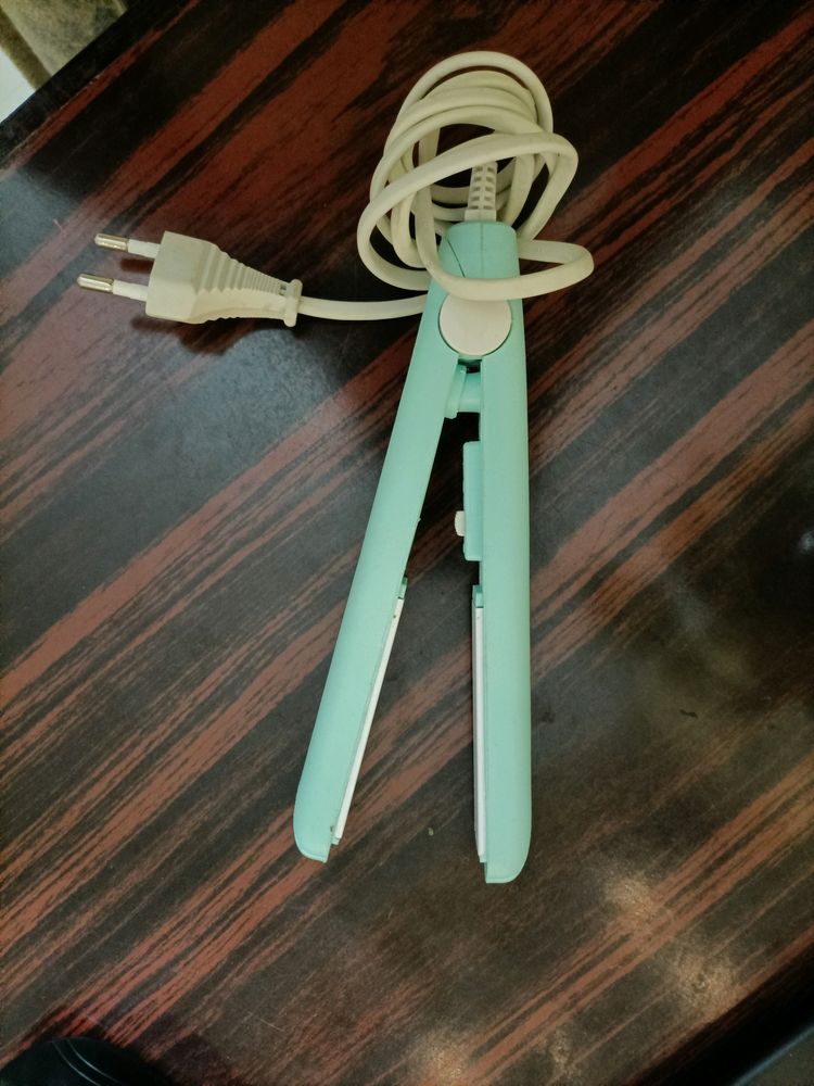 MINI HAIR STRAIGHTENER | PASTEL BLUE COLOR