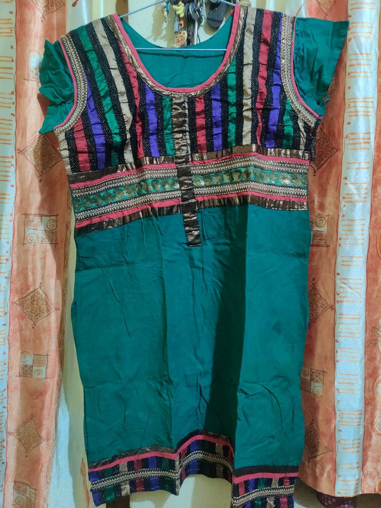 OFFER PRICE 💯☀️♥️🙏 This One Is A Green Kurti Just Clearing Out The Closet So Giving Up For COINS 499