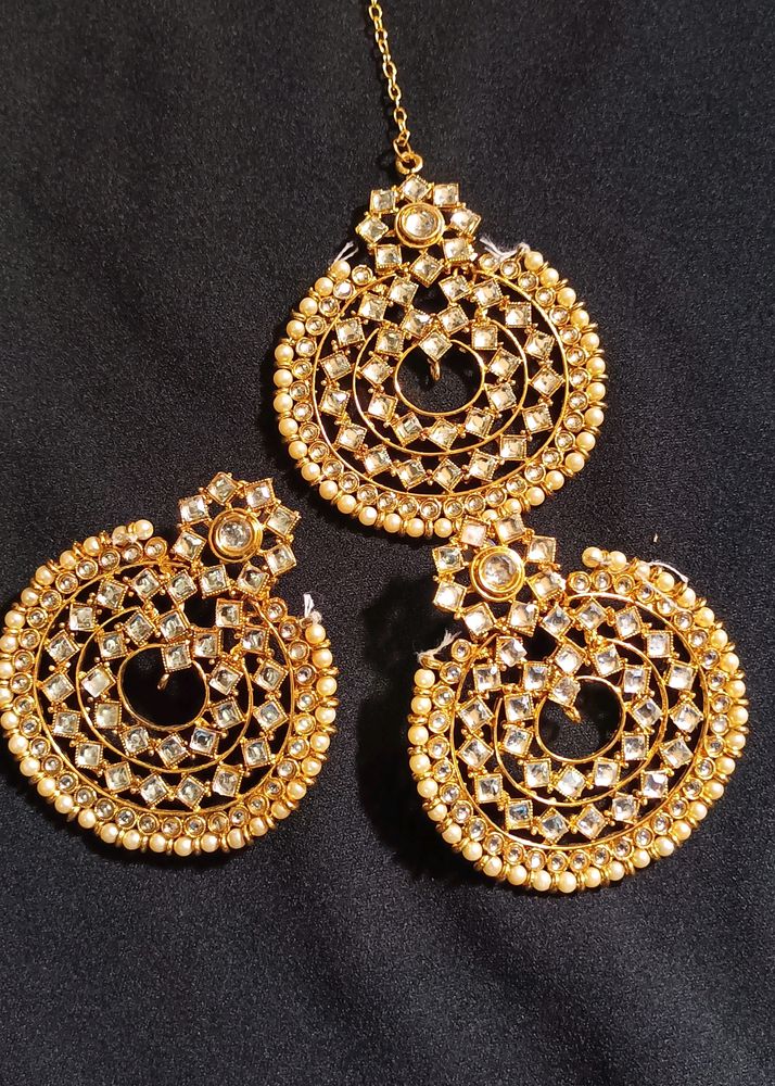 Gold Earrings With Bidi