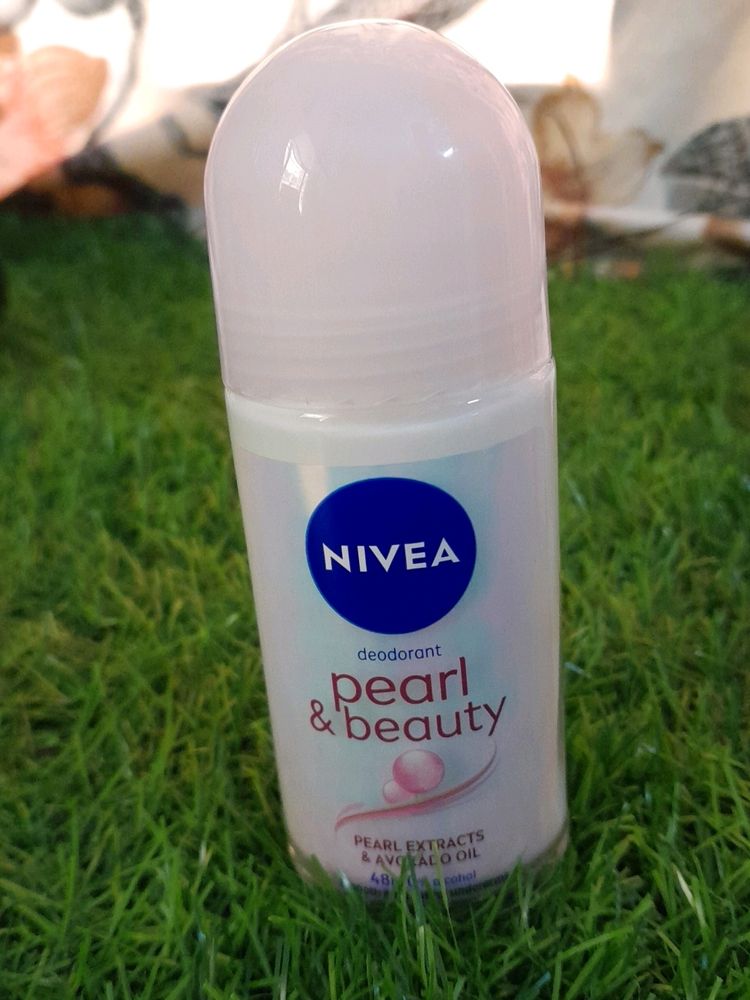 pack of 1 nivea deodrant pearl & beauty roll-on