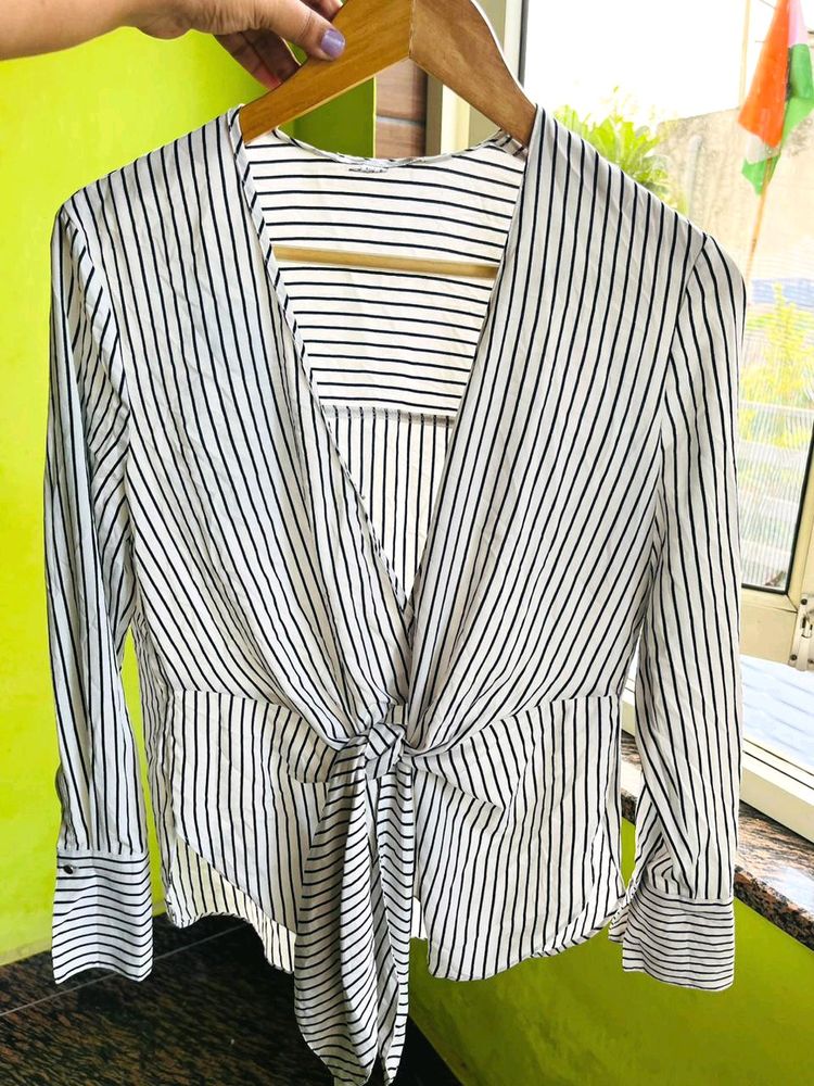 Forever New Blue stripped knot top