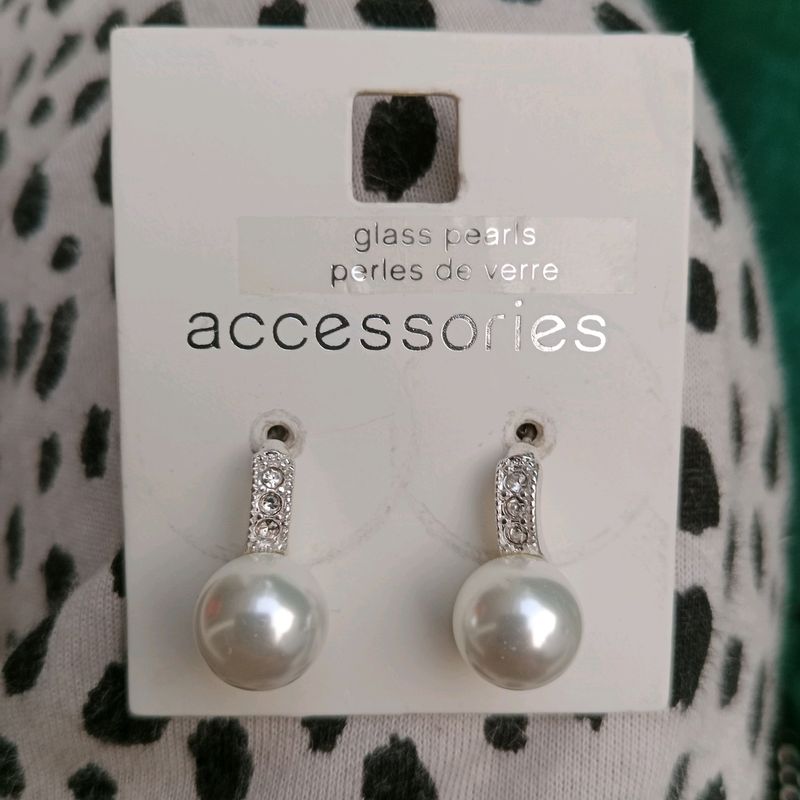 White Stone Foreign Earings