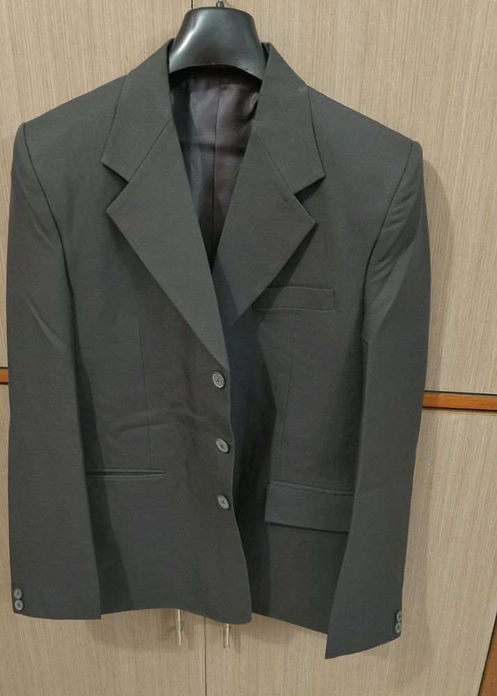 Gents Formal Suit Size 32