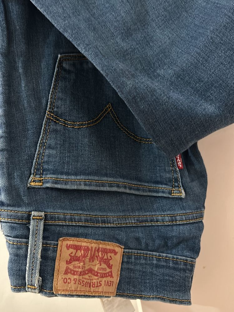 Levis Skinny Blue Jeans