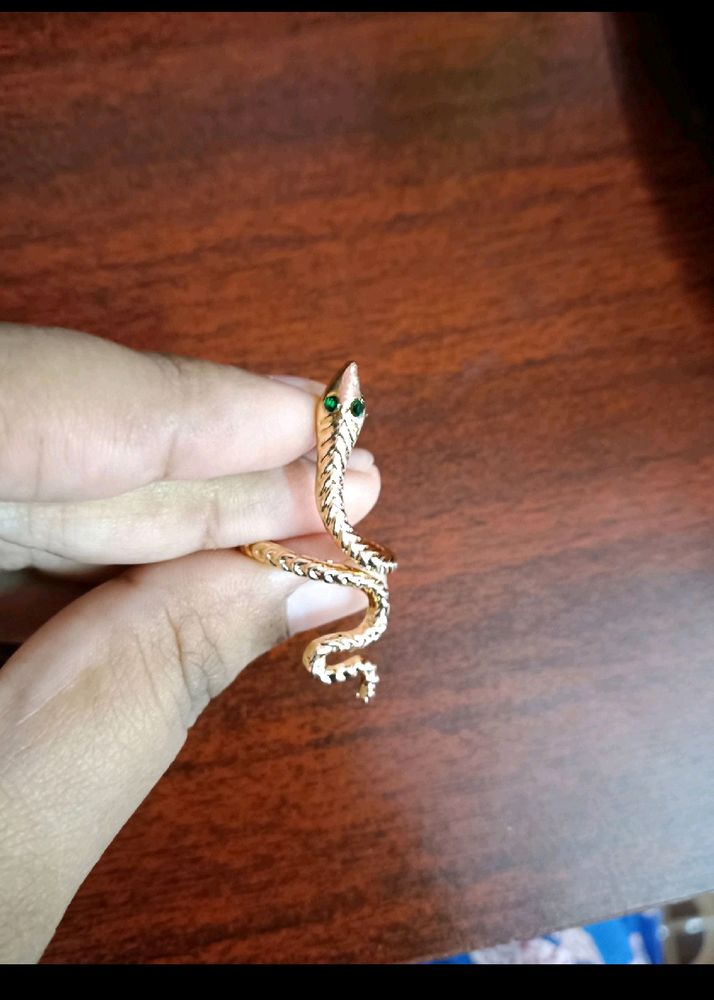 Green Eyes Snake Ring