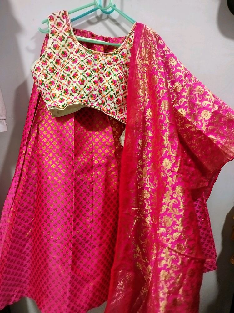 Banarasi Lehnga Choli With Dupatta