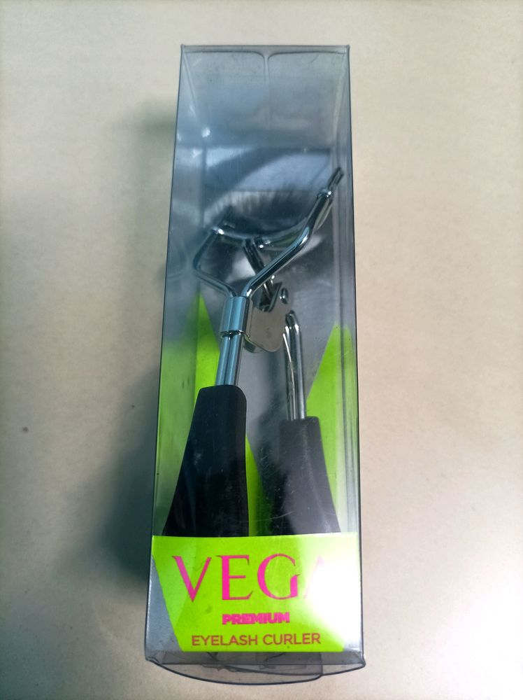 Premium Eyelash Curler From Vega