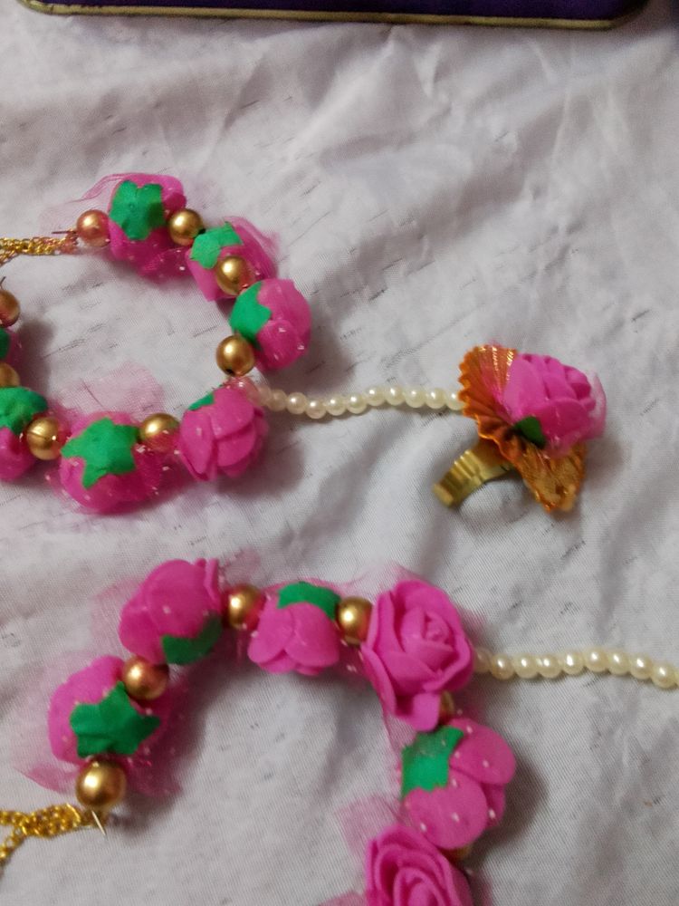 Flower 🌺 Jewellery Free Size Attach With Ring