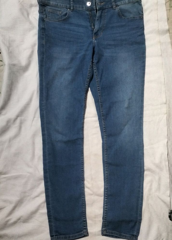 H&M Blue Jeans (Women's)