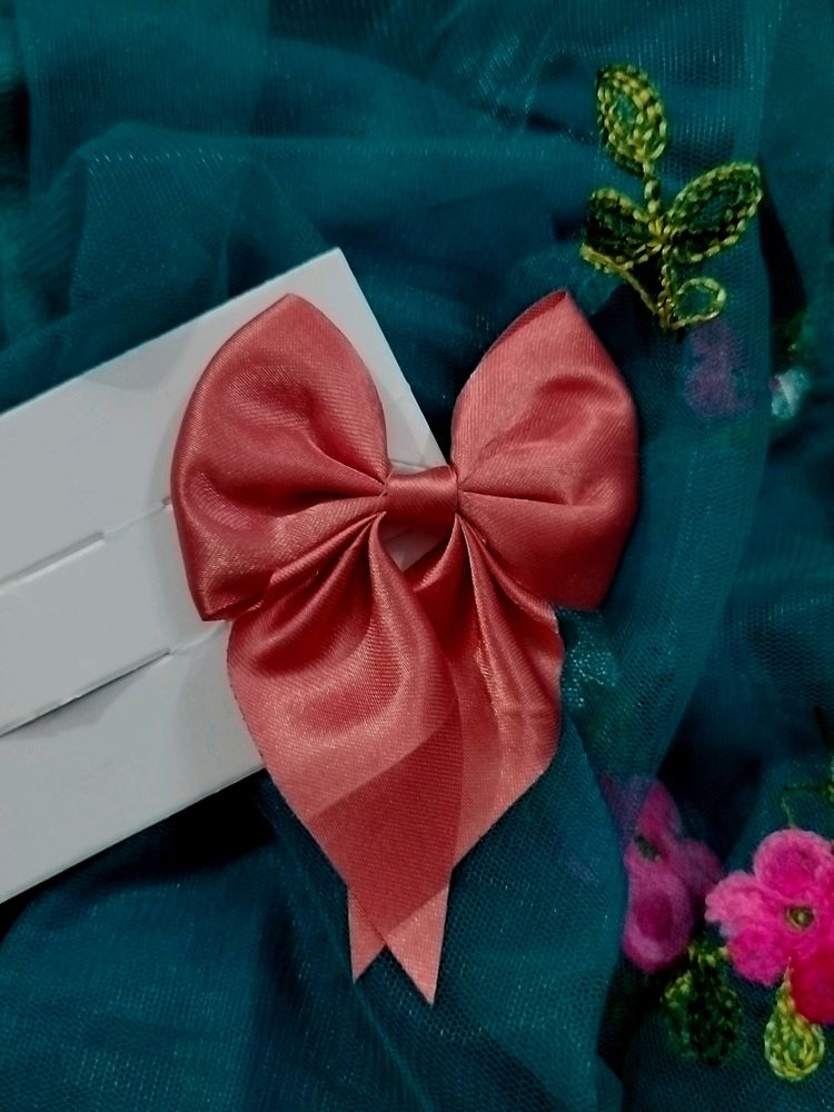 Trendy Bow Clip